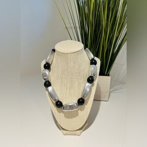 🖤🤍Vintage Black & Silver Chunky Beaded Statement Necklace